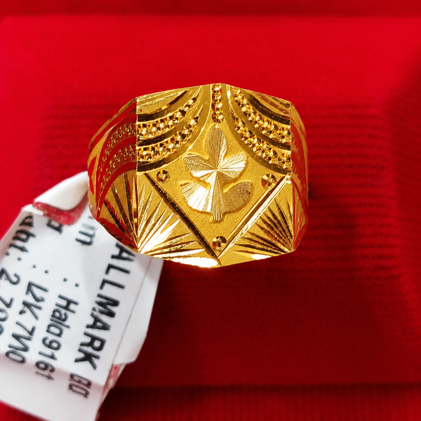 Men's Intricate Leaf Motif Gold TV Ring
