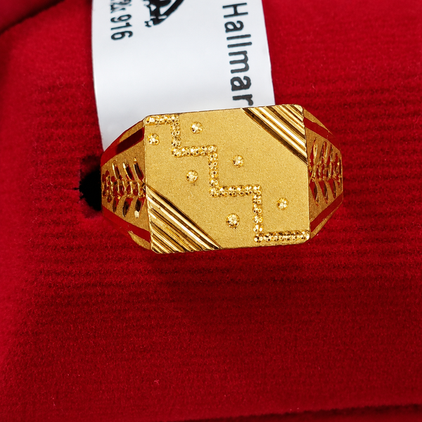 22K Yellow Gold Gents Signet Ring with Geometric Engravings